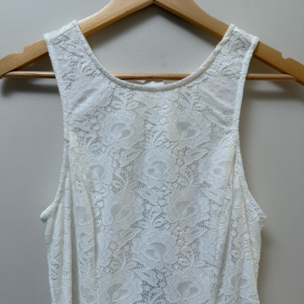 Speechless Lace Dress - Picture 2 of 8
